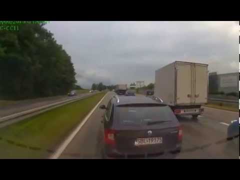 Szeryf lewego pasa ze wspomagaczami.