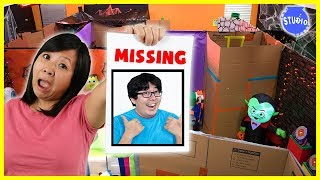 RYAN'S DADDY IS MISSING in the Giant Spooky Halloween Maze + Zombies!