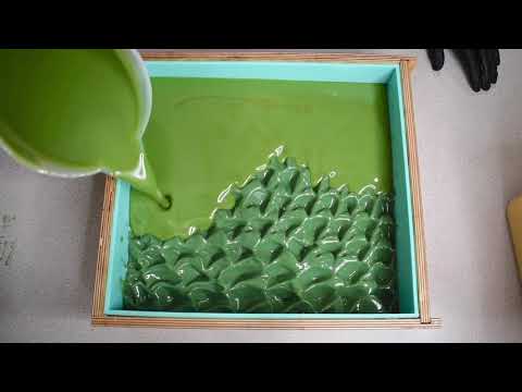 Wild Currant and Sandalwood Cold Process Soap Making | Ombré Soap