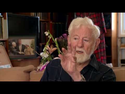 Uri Avnery - Yasser Arafat is smuggled out of Beirut  (244/315)