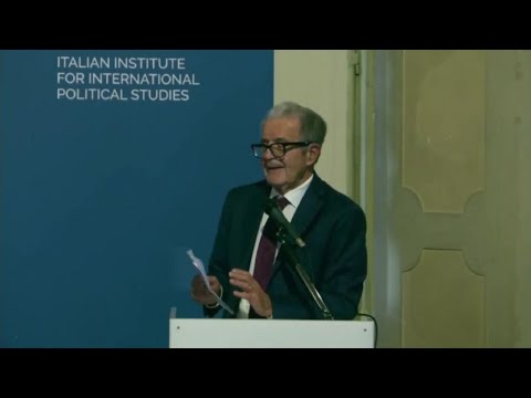 Prodi riceve premio Ispi: Trump odia l'Ue, ma il suo declino è colpa nostra e del voto all'unanimità