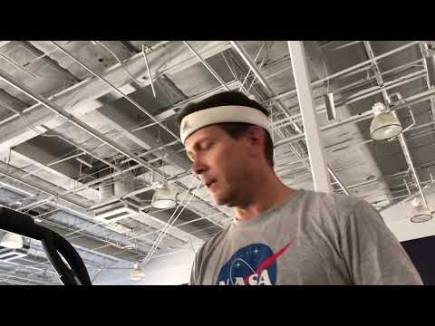 Tarzan-Maxx.com - Body Sculpture with Mr. Universe video.