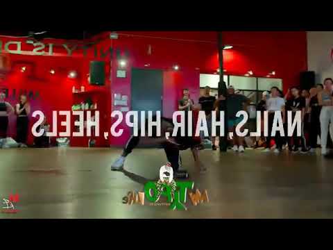 Nails hair hips heels mirrored