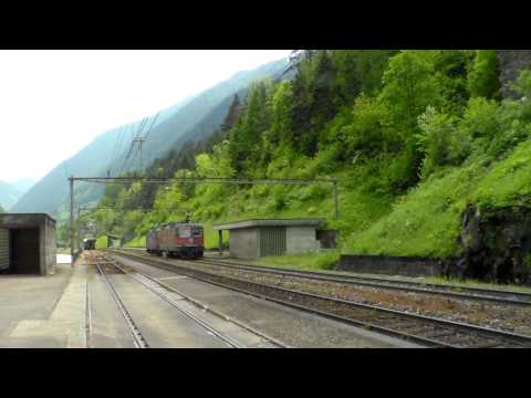 IL TRANSITO E IL SALUTO DELLA DOPPIA Re 420.160 - WASSEN (CH) 2 - 6 - 2014.