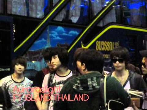 FT Island and CN Blue at Suvarnabhumpi Airport 110312