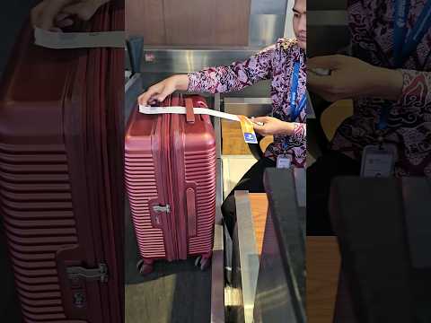 What happens to your luggage ? #luggage #suitcases #travel #airport #subscribe #shorts #airtravel