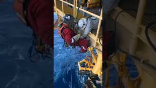 Download lagu Welder Offshore, Pekerja konstruksi Migas (Oil & Gas) mp3