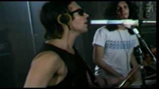 [HD]Charly Garcia- Cerca de la revolucion- Video Clip