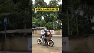 Download lagu momen romantis ketika pulang sekolah dijemput pacar ‼️‼️ #romantis #pacar #jatuhcinta #sekolah mp3