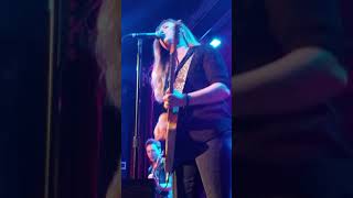 Joanne Shaw Taylor doing &quot;Wrecking ball &quot; @ NYC