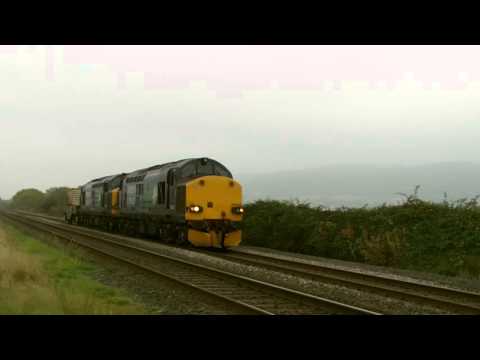 Prestatyn 27.10.2015 - DRS 37602 and 37612 on the Valley flasks train - class 37