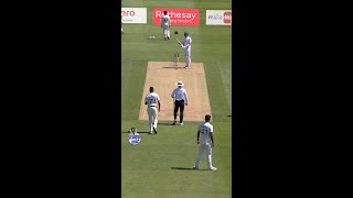 Mohammed Siraj unhappy with the Dukes ball, complains to the umpire! | 3rd Test, Day 2 | #ENGvIND