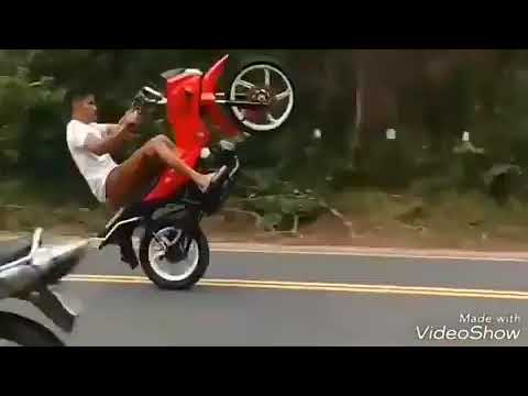 Dale com dois pé kkkk✊✊