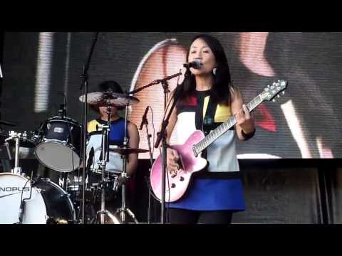 Shonen Knife (少年ナイフ) live Tokyo Crazy Kawaii Paris 2013 (Pop Tune)