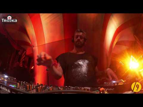 IGOR VICENTE ● CIRQUE MAGIQUE 2016 /SLASH9.TV