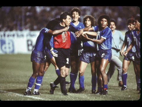 Barcelona 1 - Emelec 1 - (Resumen del partido 6 Noviembre 1988)