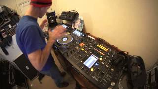 HOW TO MIX TECHNO BY ELLASKINS THE DJ TUTOR