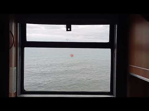 5 metri fra il treno notte ed il mare siamo fra Messina e Palermo a Castelbuono