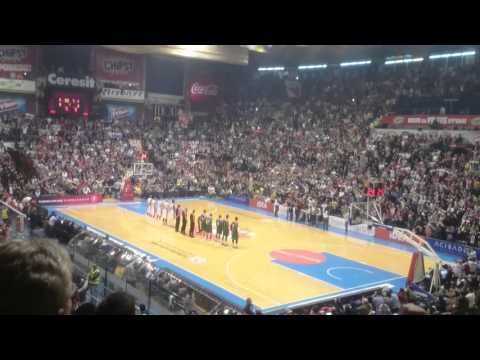 Calentamiento fans Estrella Roja