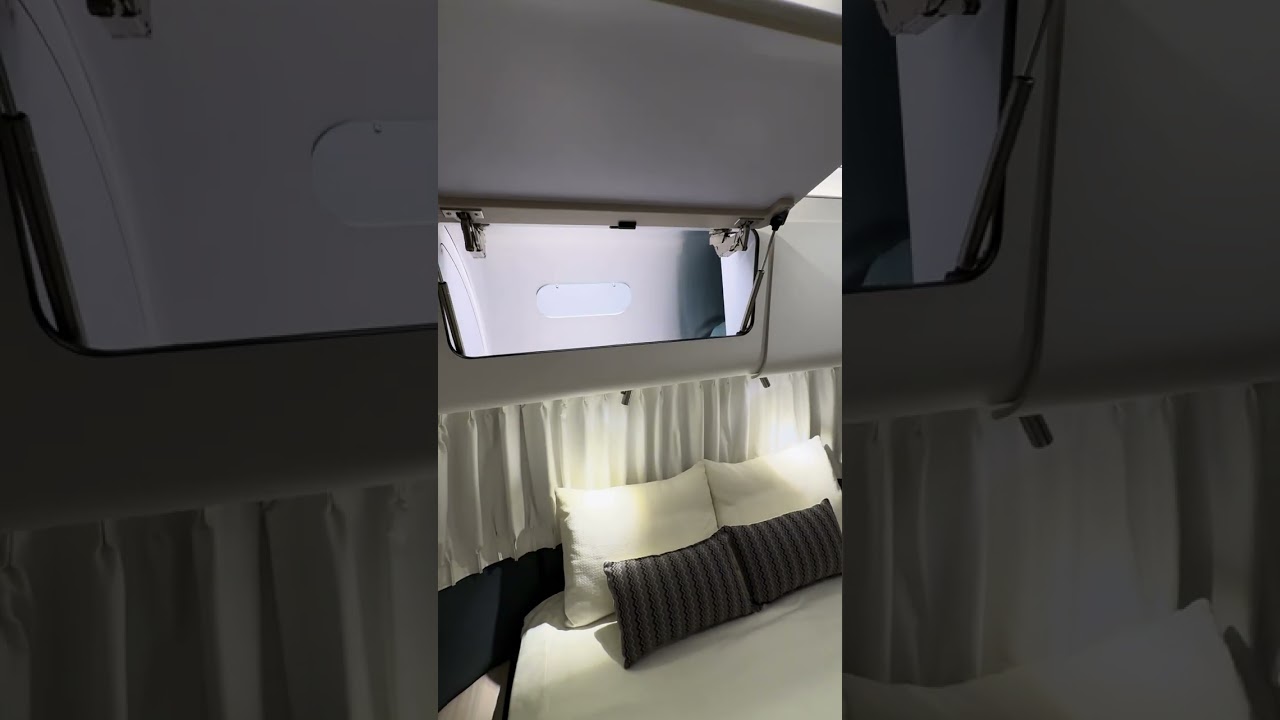A photo of this 2025 Airstream GLOBETROTTER 27FBQ