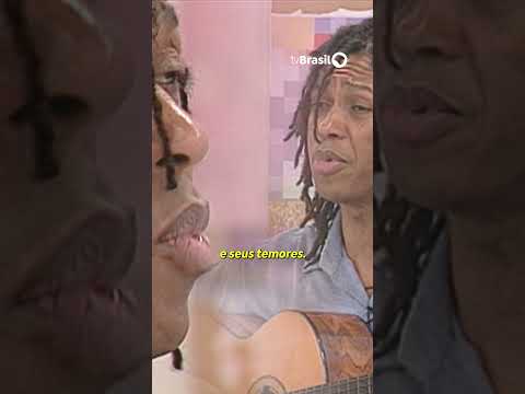 Djavan interpreta 