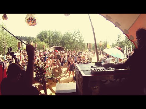 Superdirt ² - Drops (Live @ 3000grad Festival)