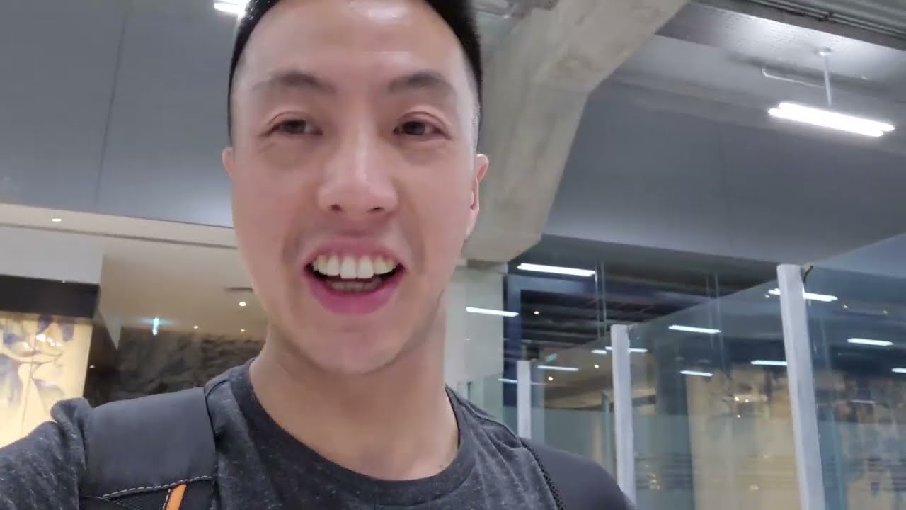 Singapore Airlines SilverKris Business Class Lounge thumbnail