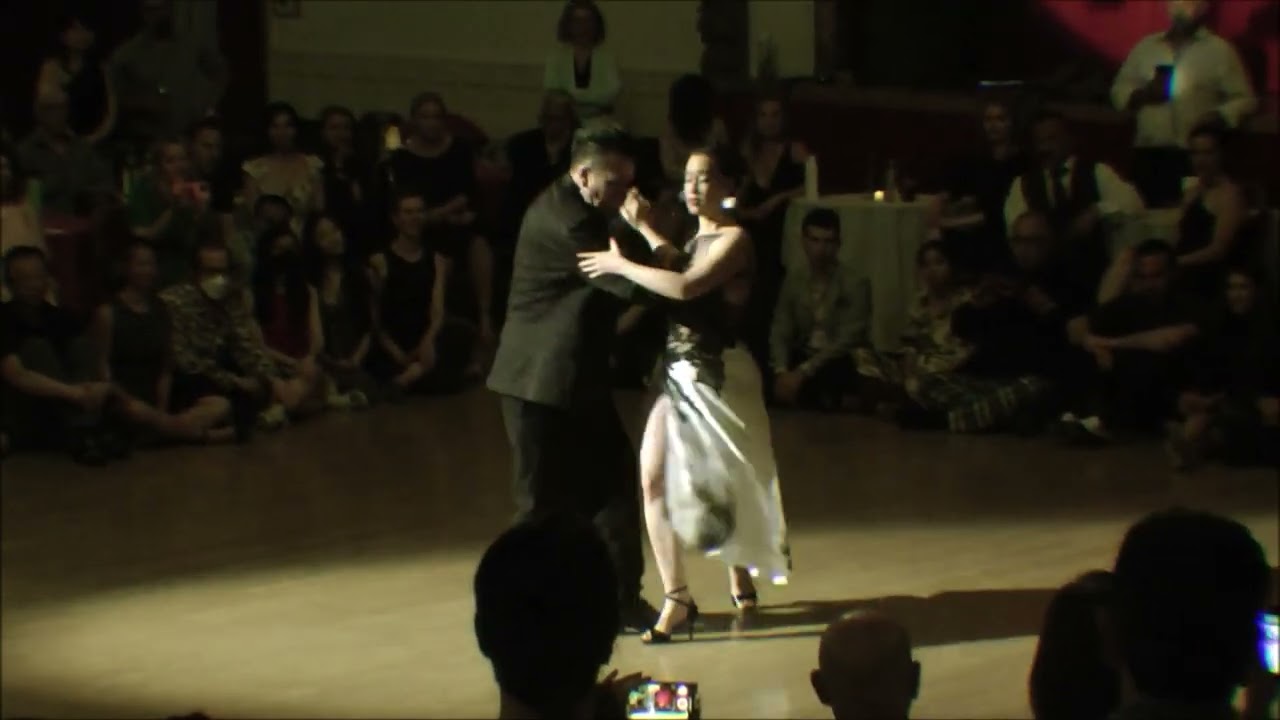 Chicho Frumboli y Juana Sepulveda at Vecher Tango 1 of 6