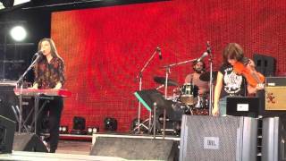 Julia Holter - "Sea Calls Me Home" at Meredith Music Festival