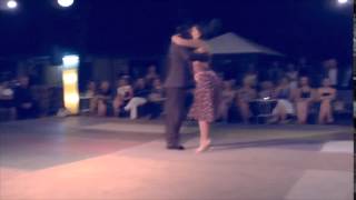 Natalia Ochoa e Ismael Ludman bailan "Mensaje" di Anibal Troilo - Roberto Rufino