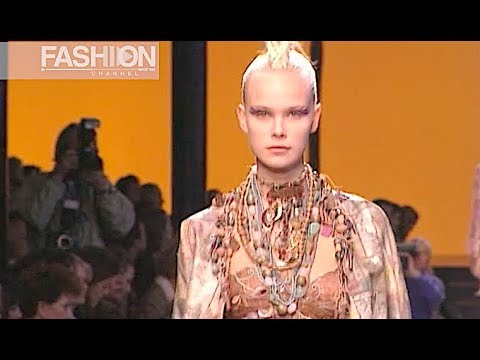 EMANUEL UNGARO Haute Couture Fall 2002 2003 Paris - Fashion Channel