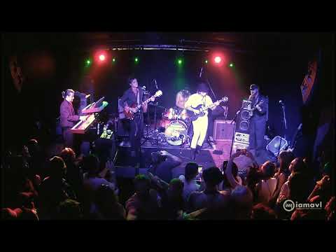 Billy Strings w/ Travers Brothership  'Going Down The Road Feeling Bad'