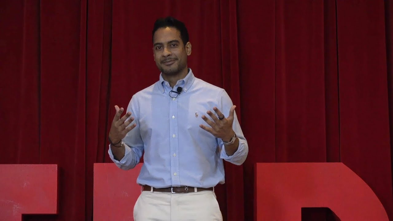 Edgar Reynoso Vanderhorst on stage
