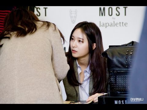 141213 Lapalette fan sign event - Krystal