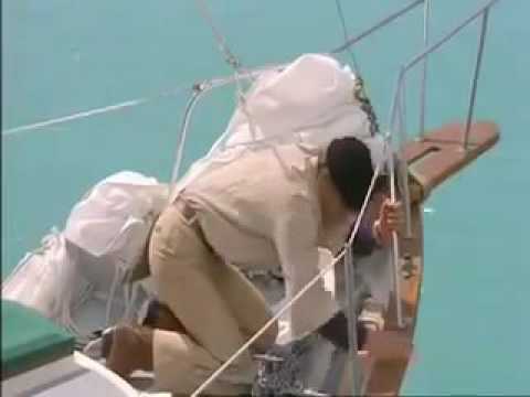 CHI TROVA UN AMICO TROVA UN TESORO - Naufragio  - Arrivo sull'isola...