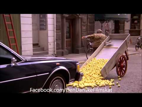 Olsen-banden overgiver sig aldrig (1979) - Tasken stjæles