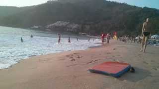 preview picture of video 'Nai Harn beach waves Пляж най харн волны'