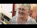 Marktkooplieden maken ruzie over tv-scherm