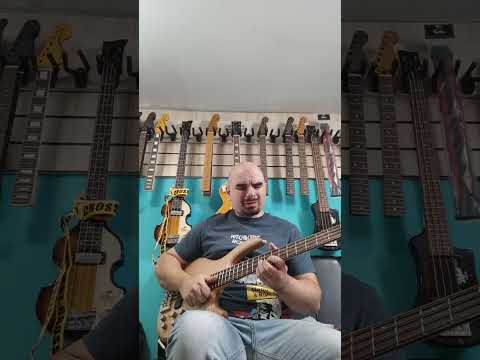 Cort A4 Bass guitar . Диванный обзор