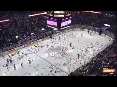 Edgars Kulda Goal WHL Edmonton ''Oil Kings'' vs Calgary ''Hitmen'' Teddy Bear Toss 2012