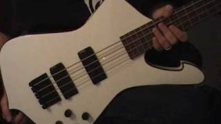 Video thumbnail for Ibanez Iceman ICB300EX Bass Guitar Review Scott Grove by Groovy Music Lessons