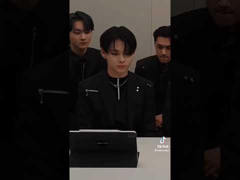 Ni-ki reads a hate comment and his Heeseung hyungs reaction☠️☠️ #kpop #enhypen #hybelabels