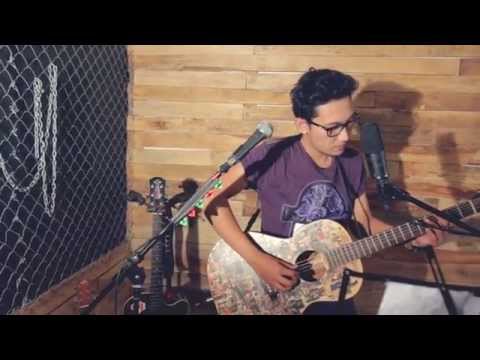 THE BEATLES - BLACKBIRD COVER LOOP STATION BY SANDY CANESTER