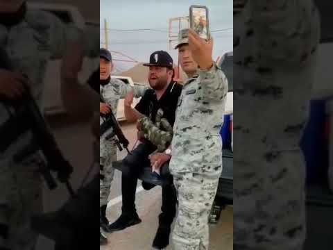 Elementos De La Guardia Nacional Con Luis R Conriquez Cantando Me Metí Al Ruedo