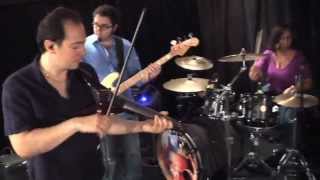 Joe Deninzon & Stratospheerius perform 