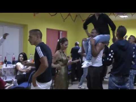 FAM    DUCA   DIN     SEIMENII  MICI   CEI  MAI  FERICITI BUNICI  SI  PARINTI.