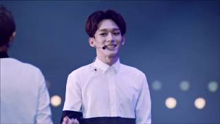 Download lagu EXO- Don't Go 'LIVE' mp3