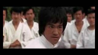 Bruce Lee -Peleita guapa