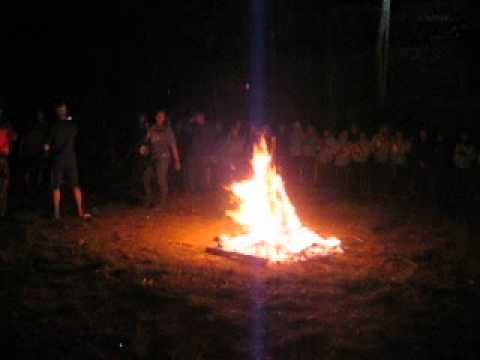 LDKS SMK dan SMA SEJAHTERA - bernyanyi TERLALU MANIS - SLANK di tengah api unggun