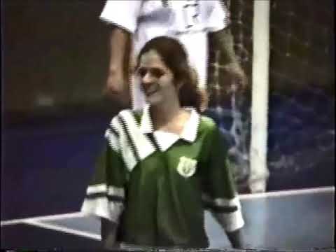 FUTEBOL É COM AS MENINAS NO  MENINOS F C